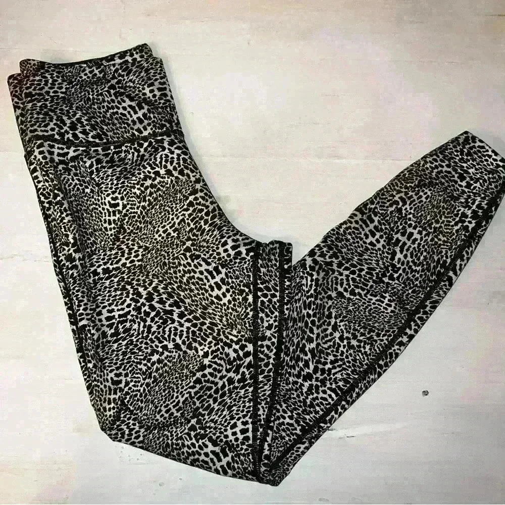 Nike Women's CK3072-010 Training One Tight 7/8 Leggings Leopard Print Size S